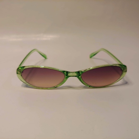 by De'Vons Optics Inc. Est. Since 1983 Accessories - NWT Vintage 90's Small Rectangle Lady Fashion Sunglass (Crystal Green)